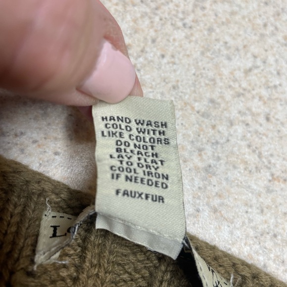 Boutique Faux Fur Vest by Live Change Size XL - Picture 9 of 10